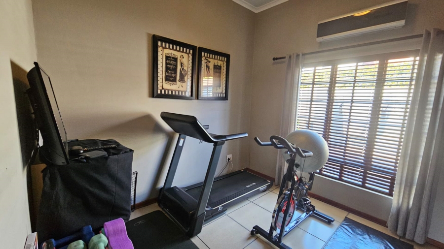 3 Bedroom Property for Sale in Meerhof North West